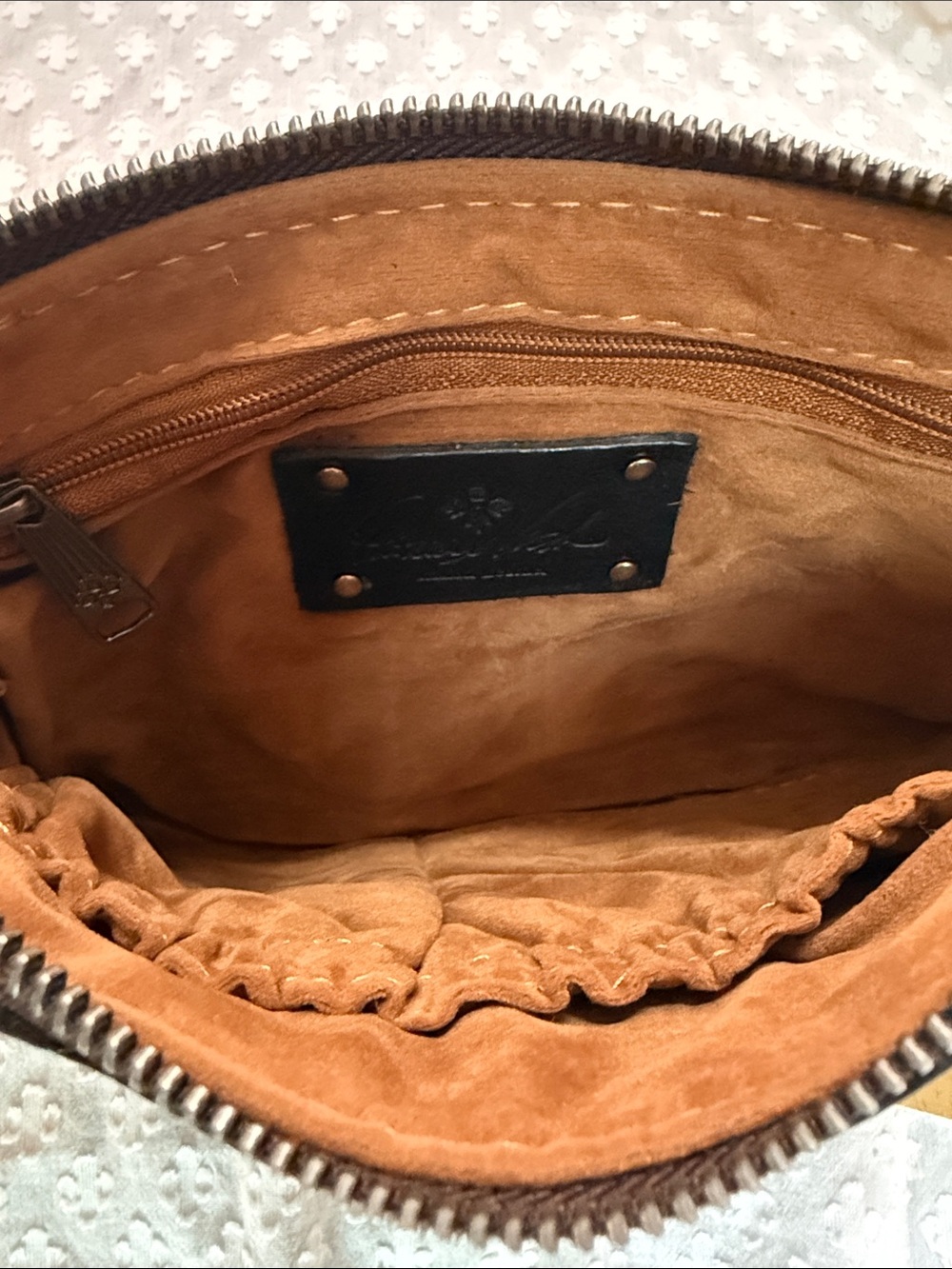 Patricia Nash Black Tooled Leather Capri Wristlet - Picture 5 of 8